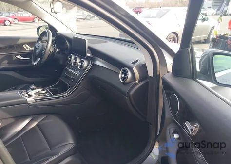 2016 Mercedes-Benz Glc 300 z USA, uszkodzony, nr VIN WDC0G4JB6GF067481